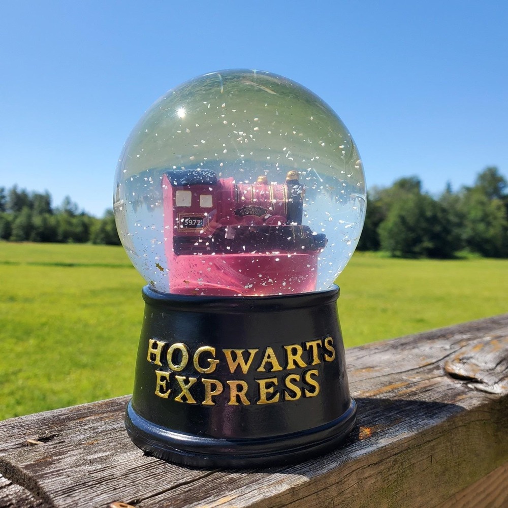 Harry Potter Hogwarts Express Snow Globe Train 5972 Silver Buffalo Licensed
